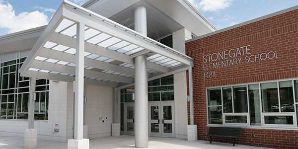 Photo of the front of the new Stonegate Elementary School facility.